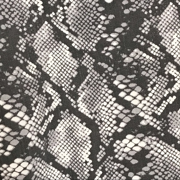 SEVEN7 Tummyless High Rise Snake Skin Print Skinny Jeans - Picture 6 of 9